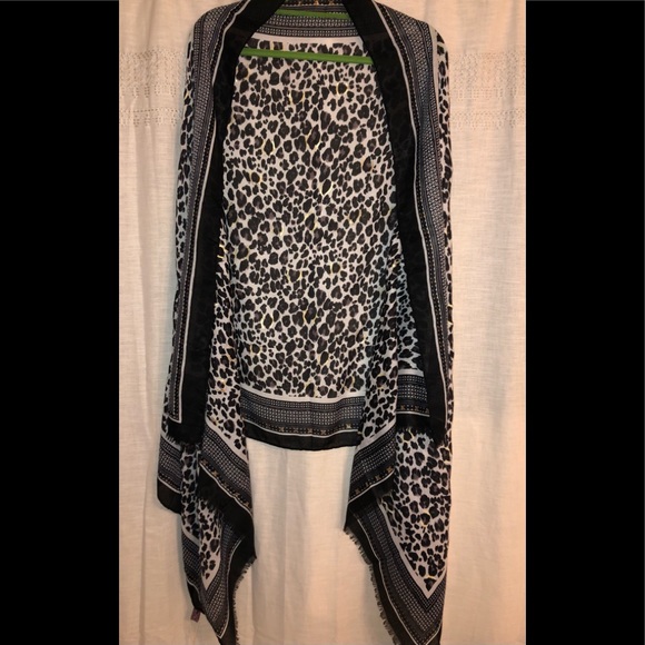 Accent Accessories - NEW Women’s Leopard Wrap Scarf